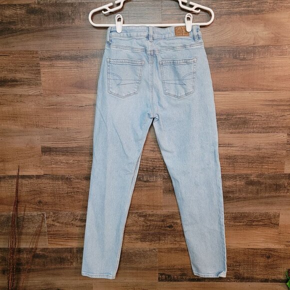 American Eagle Jeans Size 0 R Strigid Mom High Rise Light Wash Stretch Denim - Picture 2 of 11